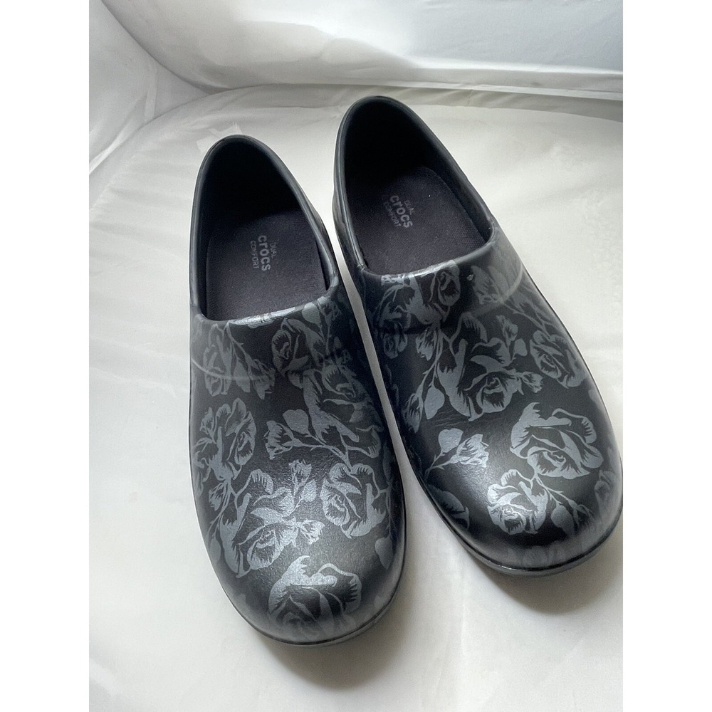Crocs Dual Comfort Black Floral Rose Sz 10 Nurse Clog Slip Resistant